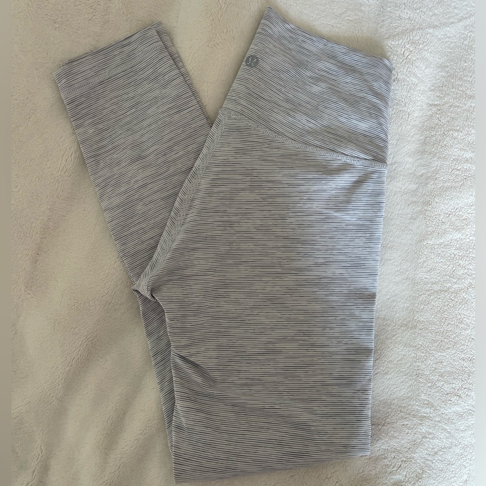 Lululemon Wunder Under 25”